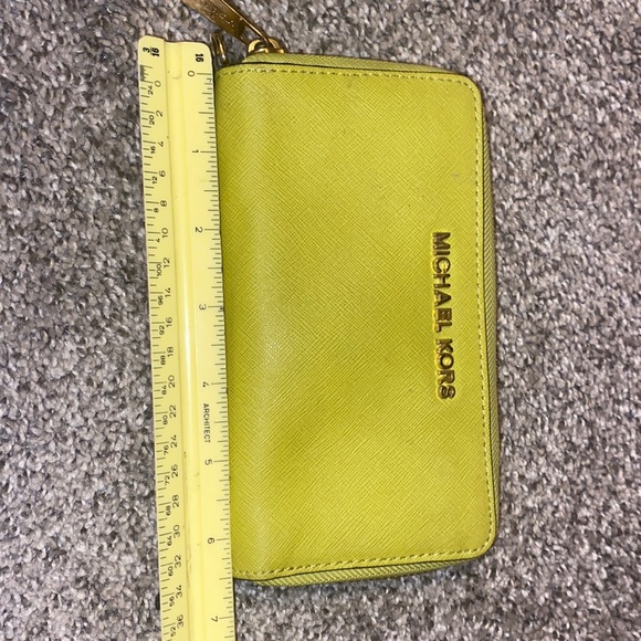 Michael Kors Wallet - Picture 1 of 3
